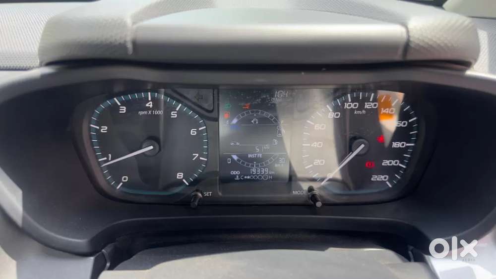Tata Altroz Xza Plus (o) (s), 2024, Petrol