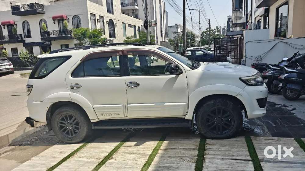 Toyota Fortuner Diesel 2013 Variant