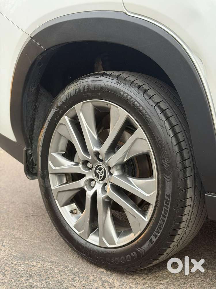 Toyota Innova Hycross 2.0 Zx Hybrid 7 Str, 2023, Petrol