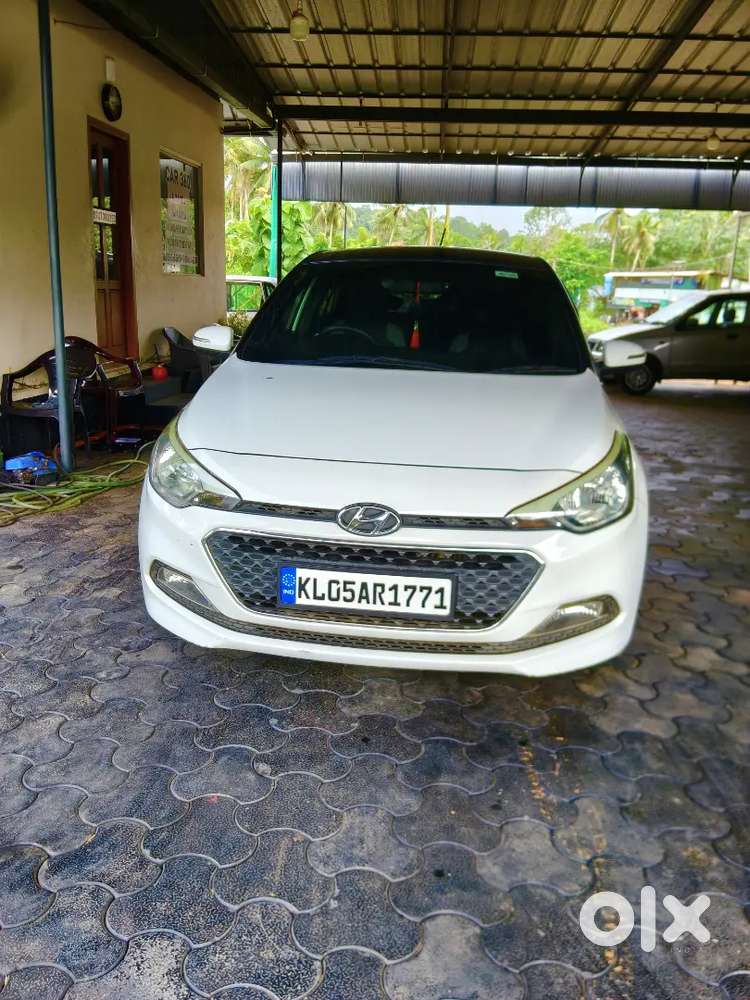 2017 Hyundai I20 1.2 Asta New 4 Tyre Compny Servees