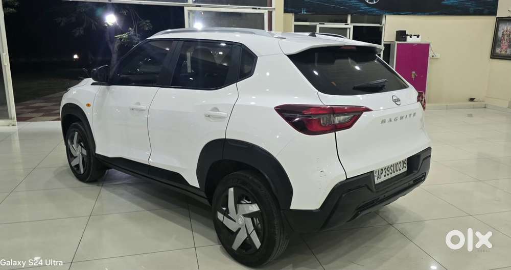 Nissan Magnite 1.0 Xv, 2023, Petrol