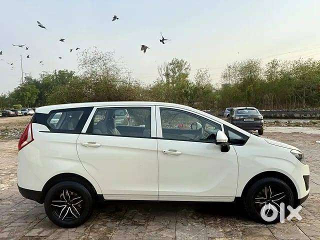 Mahindra Marazzo M4, 2020, Diesel