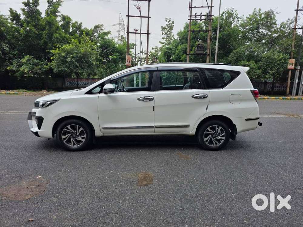 Toyota Innova Crysta 2.4 G Mt 7 Str, 2022, Diesel