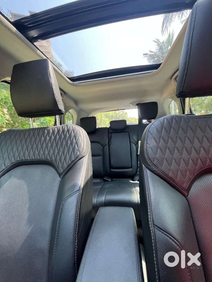 Maruti Suzuki Grand Vitara 1.5 Alpha Plus Intelligent Hybrid Ecvt, 2..