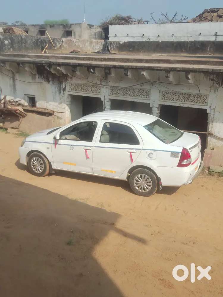 2016 Gaadi White Colour