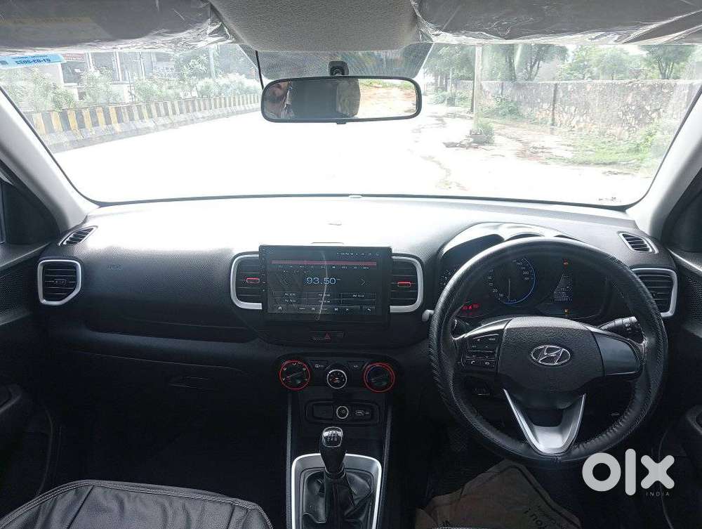 Hyundai Venue S 1.2 Petrol, 2022