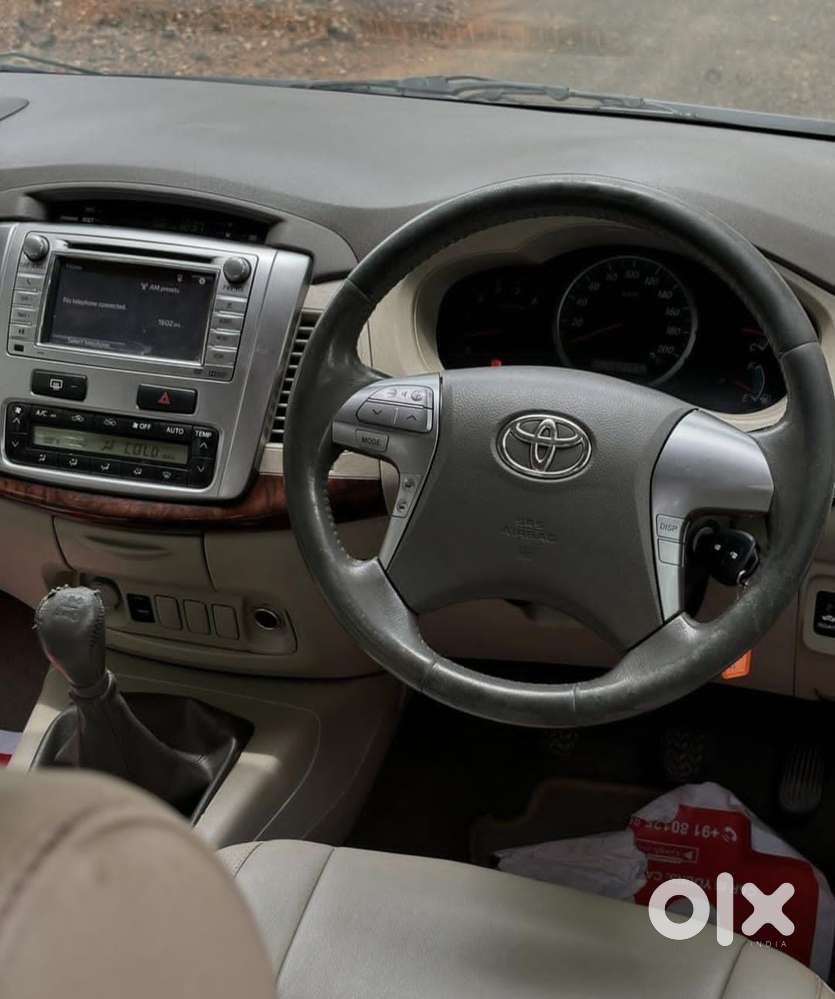 Toyota Innova 2.5 Vx 8 Seater Bs Iv, 2014, Diesel