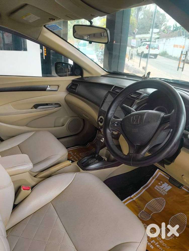 Honda City 2011-2013 V At Exclusive, 2011, Petrol