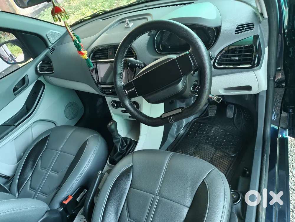 Tata Tiago Revotron Xt 2025