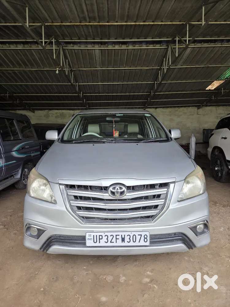 Toyota Innova 2014