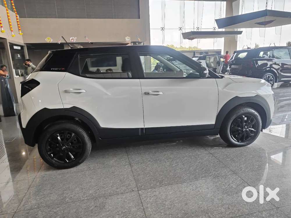 Mahindra Xuv 3xo 2026 Manual All Variant Colour Available