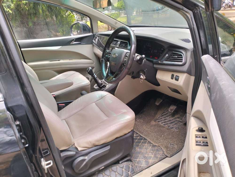 Mahindra Marazzo M6, 2019, Diesel