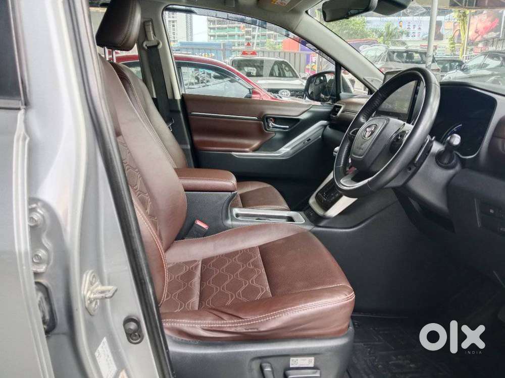 Toyota Innova Hycross, 2023, Petrol