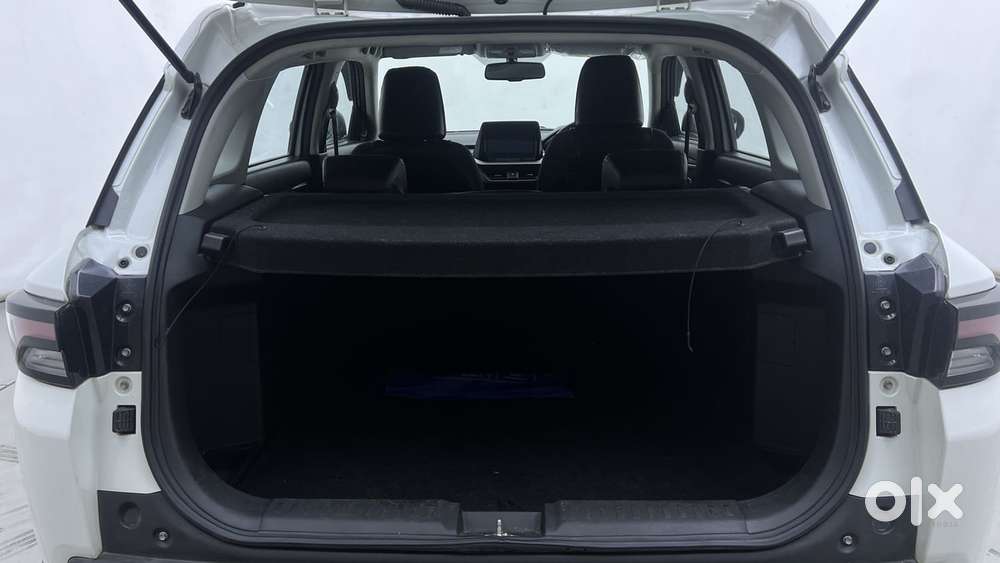 Maruti Suzuki Vitara Brezza 1.5 Zxi, 2022, Petrol
