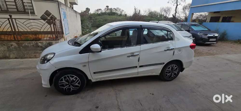 Honda Amaze 2013 Model Diesel Vehicle