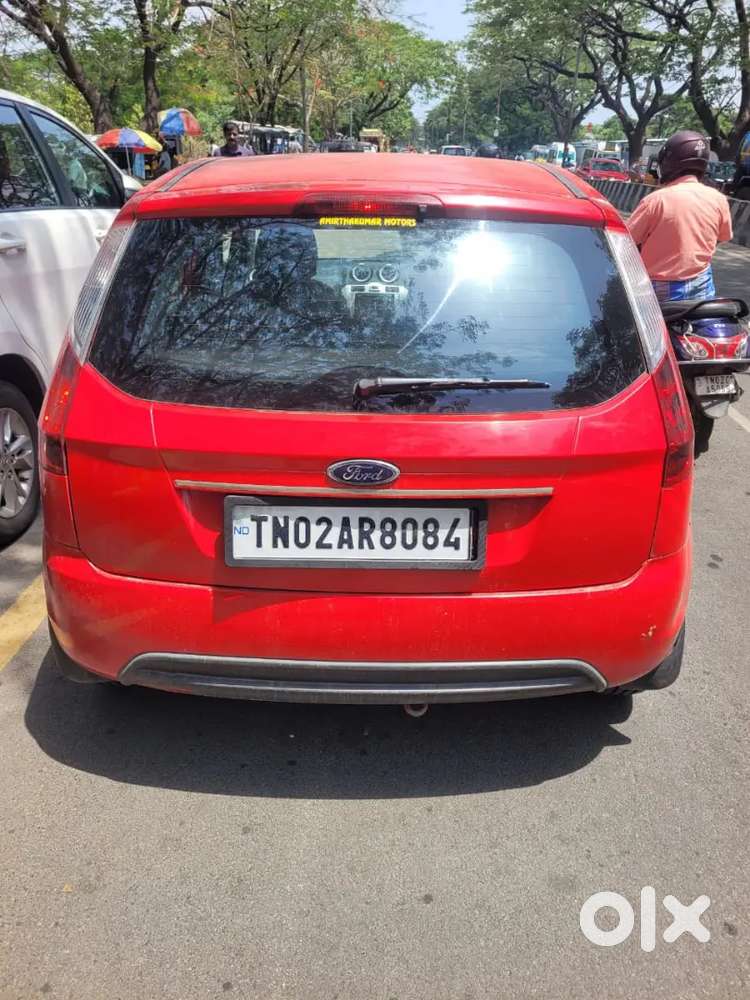Ford Figo 1.4 Titanium 2011