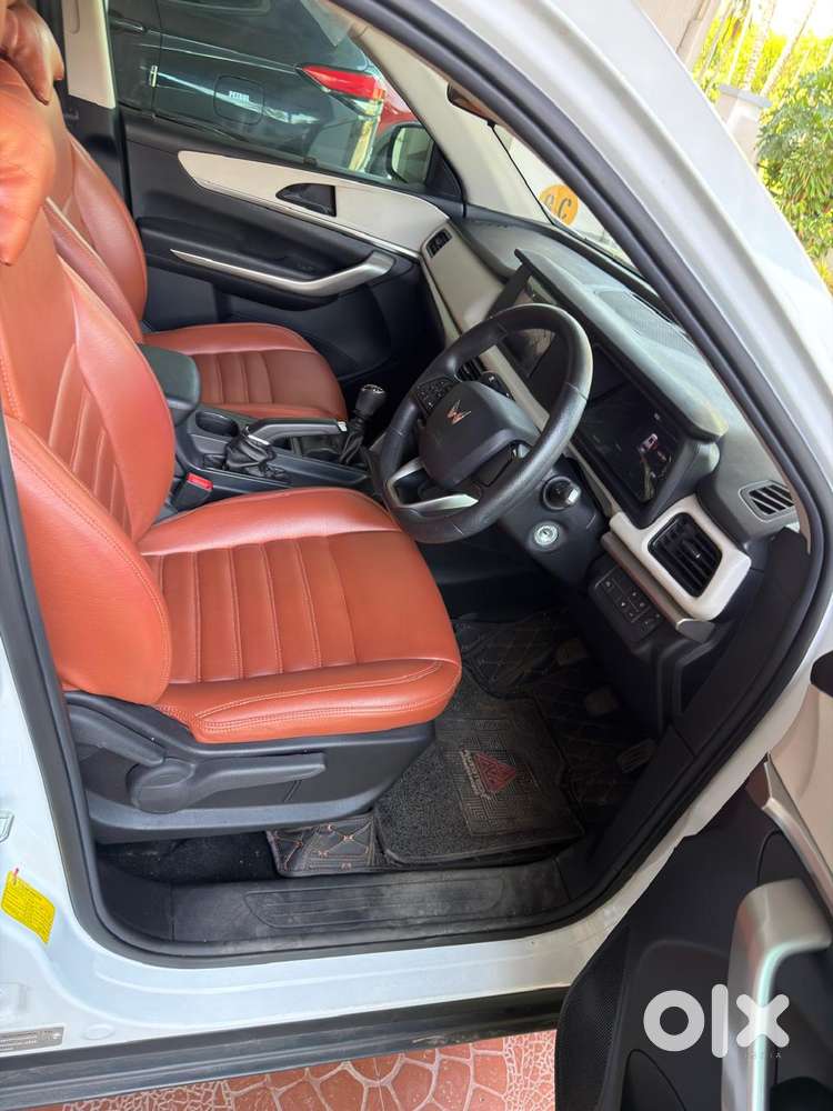 Mahindra Xuv700 Mx Diesel Mt 5 Str (e), 2022, Diesel