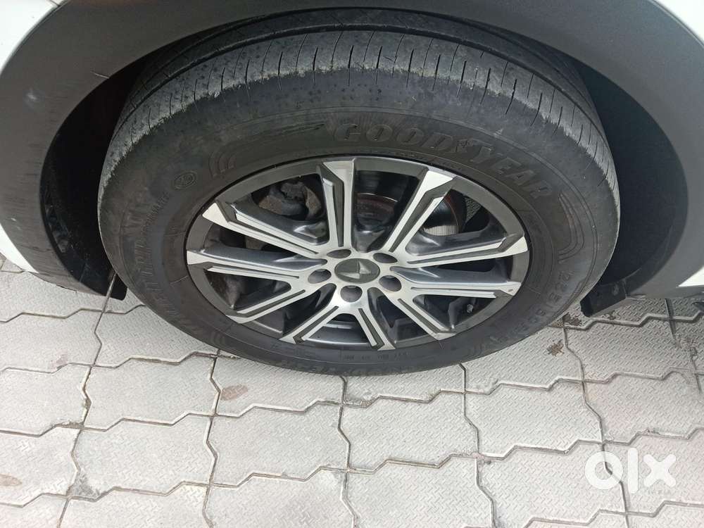 Mahindra Xuv700 2.0 Ax 7 Petrol At Luxury Pack Str, 2022, Petrol