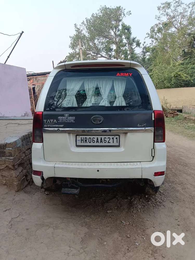 Tata Safari Storme 2013