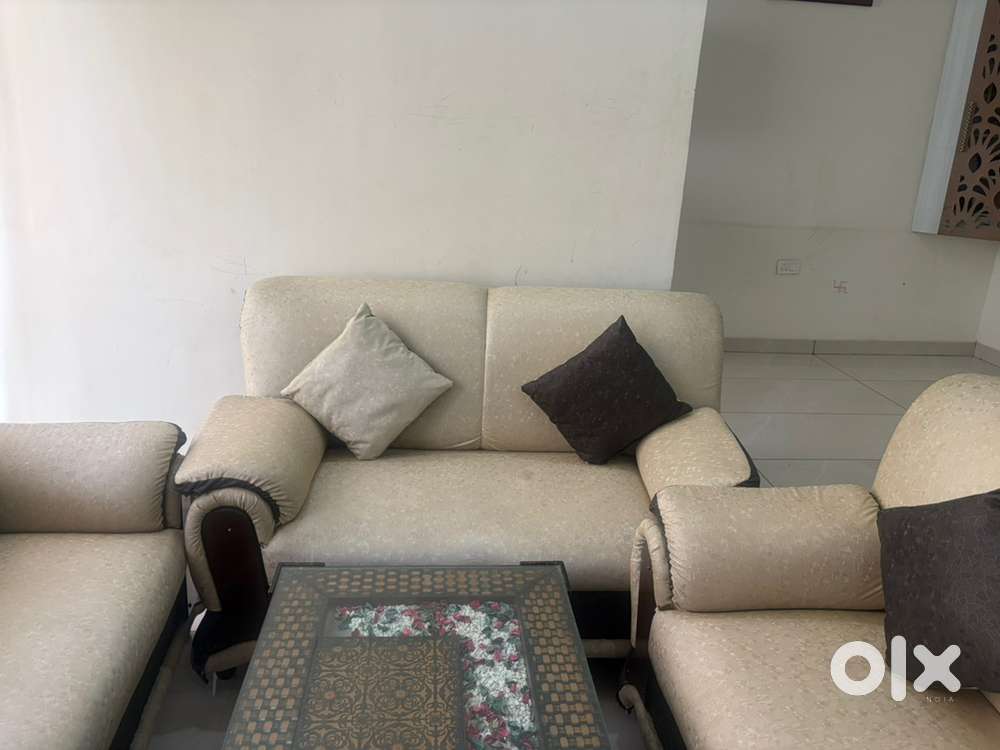Sofa set with table