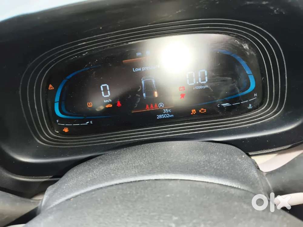 Hyundai Venue 2023 Petrol 28000 Km Driven