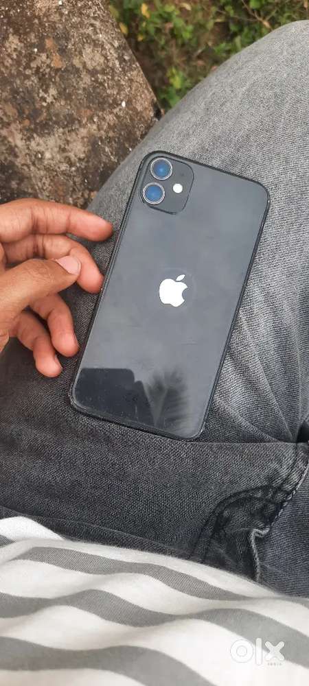 Selling my Iphone 11