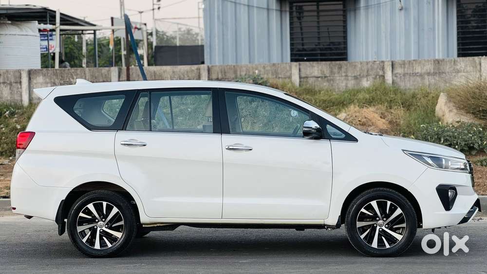 Toyota Innova Crysta 2.8 Zx At, 2022, Diesel