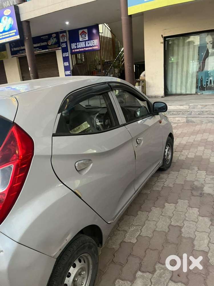 Hyundai Eon 2012 Petrol Well Maintained