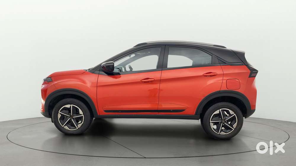 Tata Nexon Fearless Plus S Purple 1.5 Revotorq Diesel 6amt Dual Tone..
