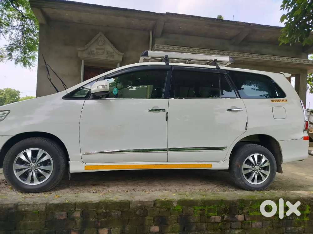 Toyota Innova 2016