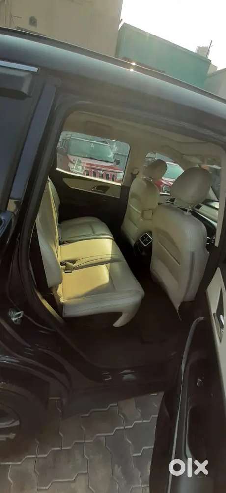 Mahindra Xuv700 2023 Diesel 60500 Km Driven