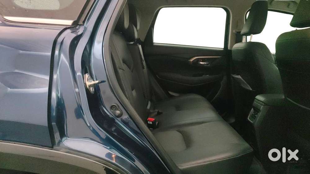Maruti Suzuki Grand Vitara 1.5 Alpha Plus Intelligent Hybrid Ecvt, 2..