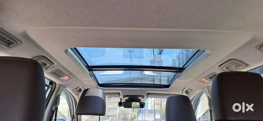 Toyota Innova Hycross