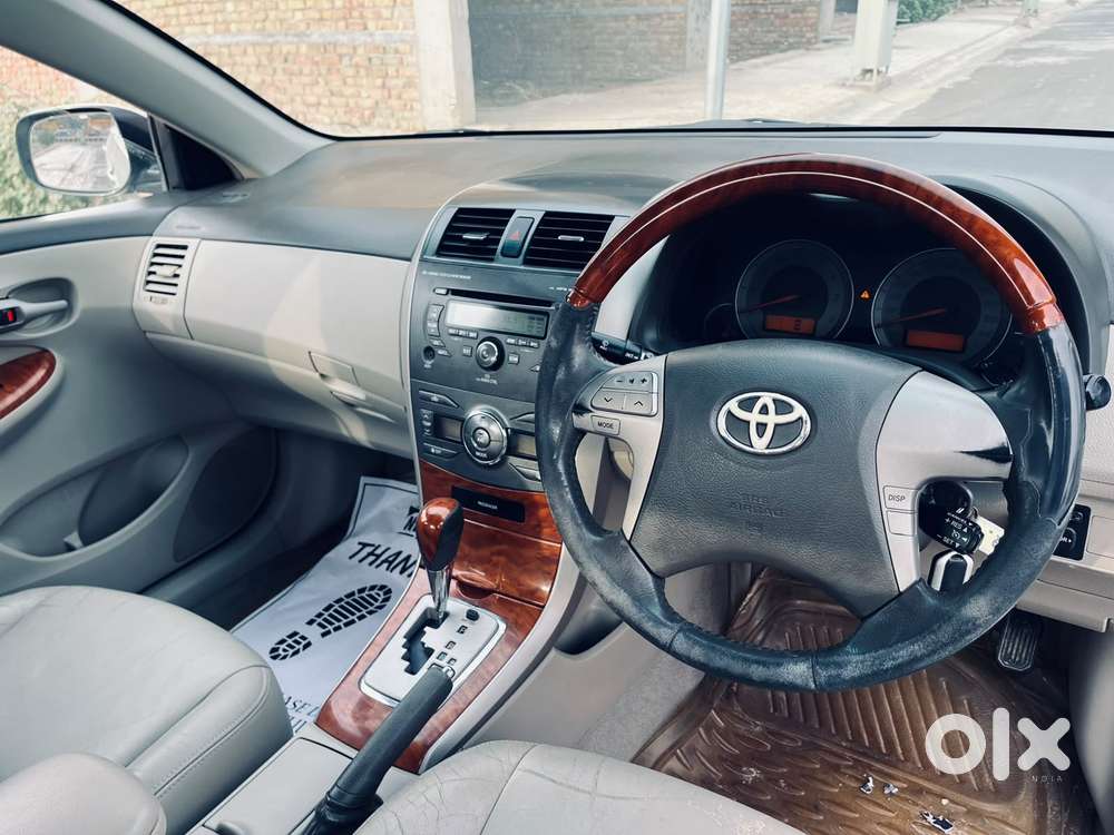 Toyota Corolla Altis [ ] 1.8 Vl At, 2011, Petrol
