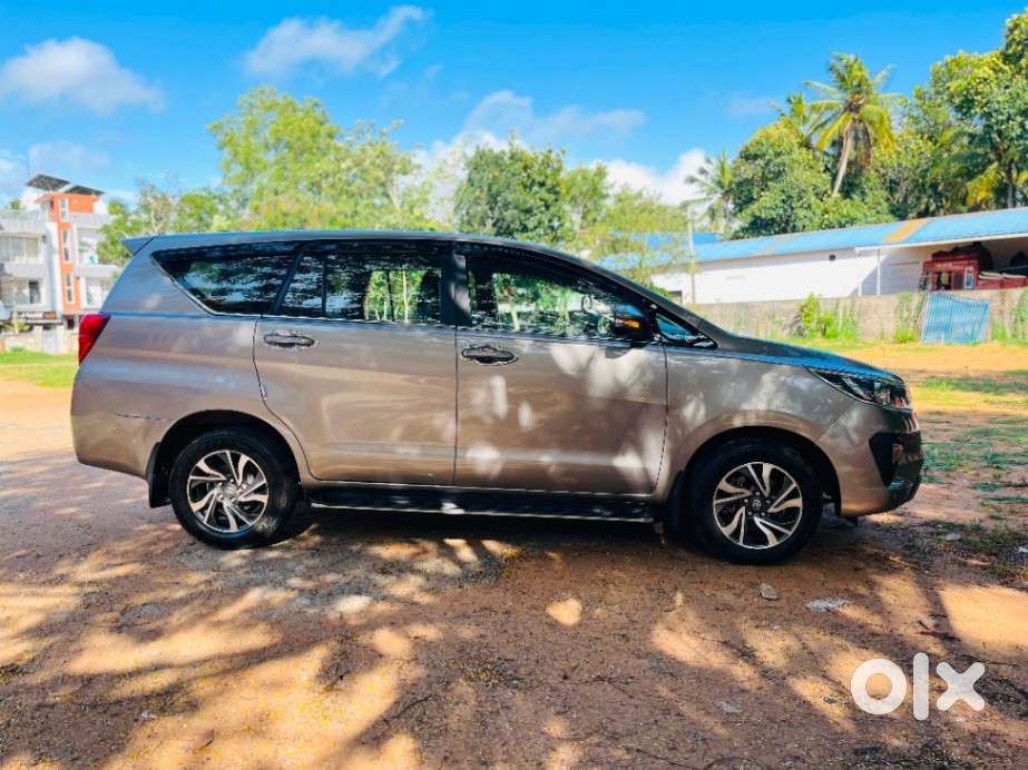 Toyota Innova Crysta [2020-ongoing] 2.4 Gx At 8 Str, 2021, Diesel
