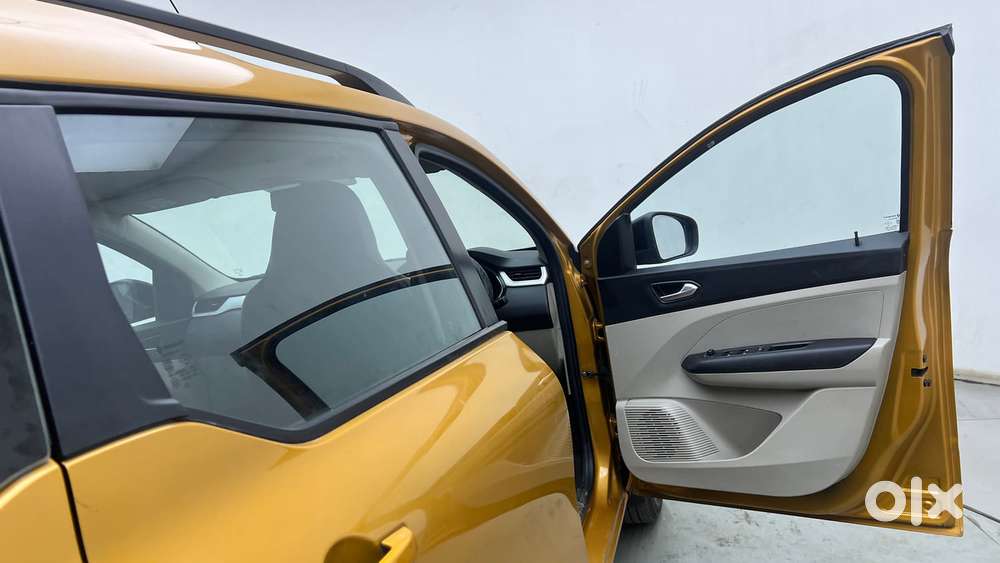 Renault Triber Rxz, 2022, Petrol