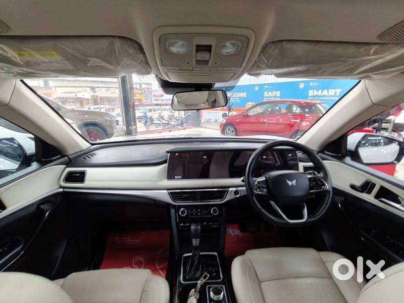 Mahindra Xuv700 2.0 Ax 7 Petrol At Luxury Pack Str, 2024, Petrol