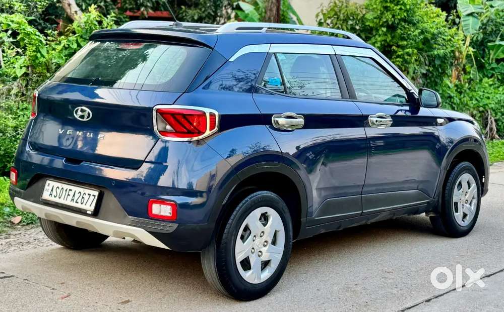 Hyundai Venue 2022 Petrol 65000 Km Driven