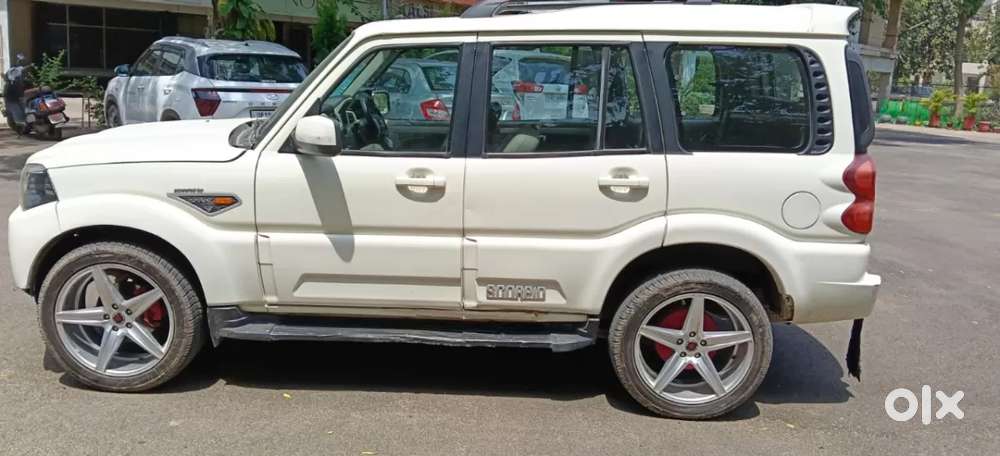 Mahindra Scorpio S10, 2017, Diesel