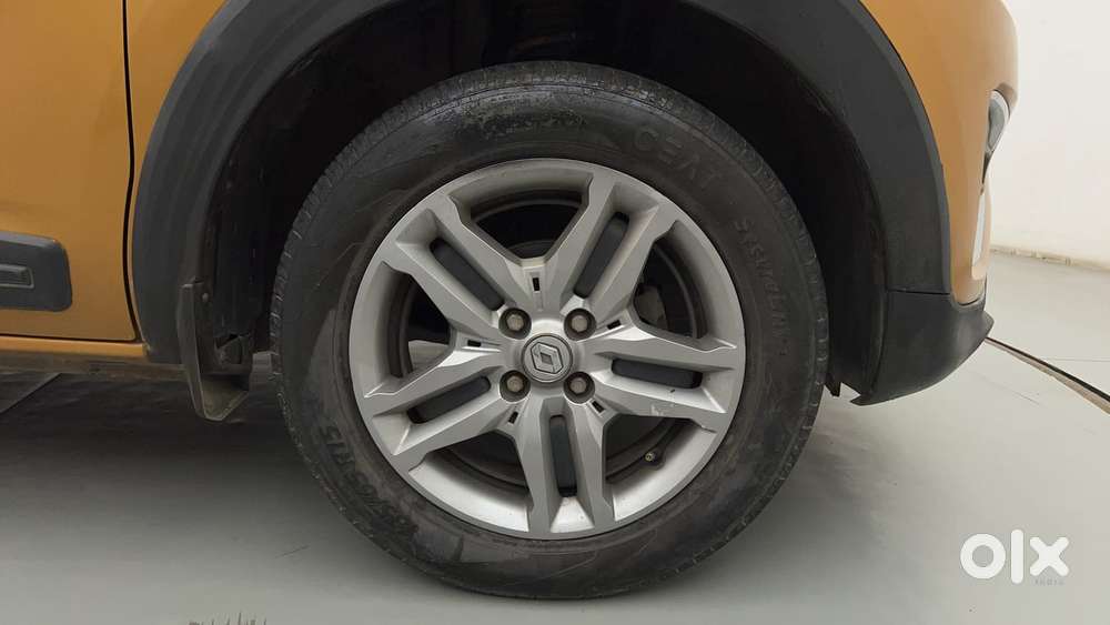 Renault Triber Rxz Easy-r Amt, 2023, Petrol