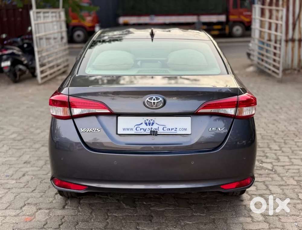 Toyota Yaris V Cvt, 2018, Petrol