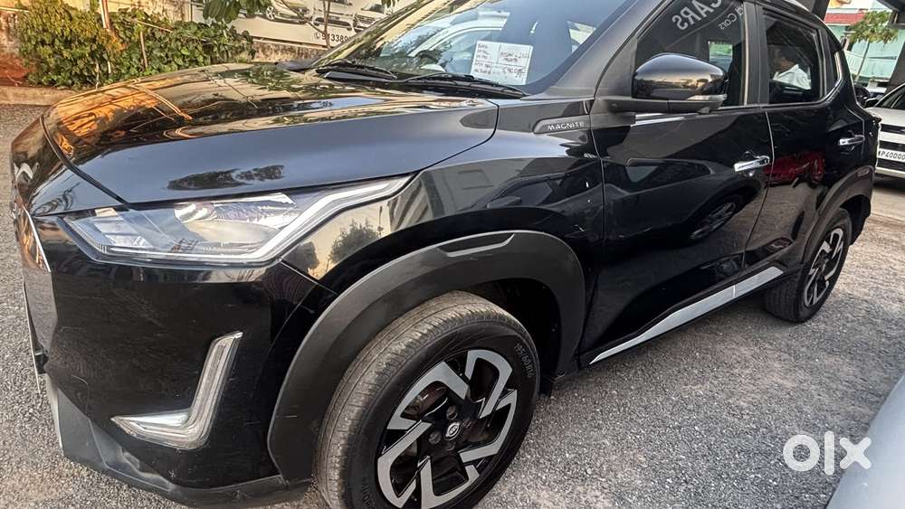 Nissan Magnite 1.0 Xv Premium, 2022, Petrol