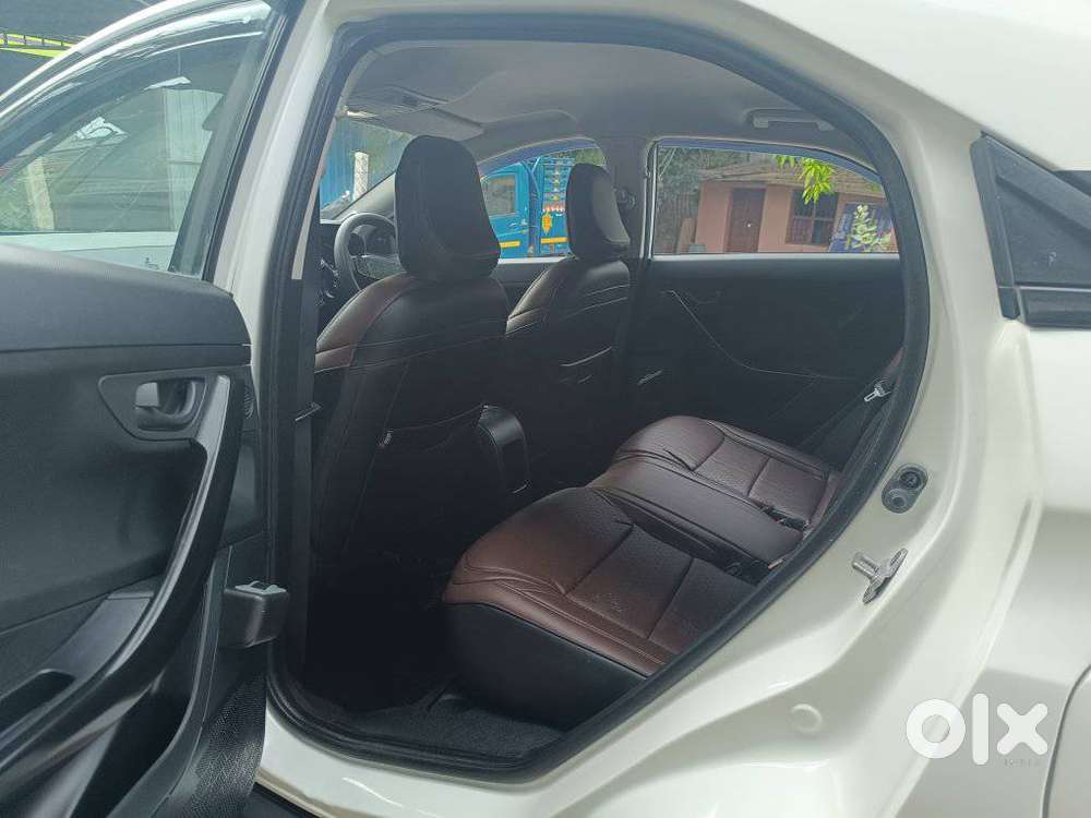 Tata Nexon Smart 1.2 Revotron Petrol 5 Mt, 2025, Petrol