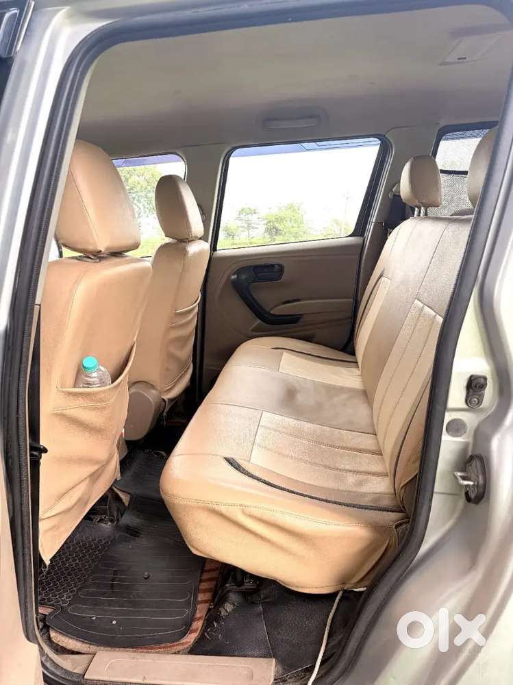 Mahindra Tuv 300 T6 2016 Variant