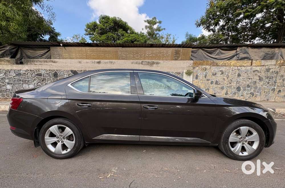 Skoda Superb Style 1.8 Tsi At, 2017, Petrol