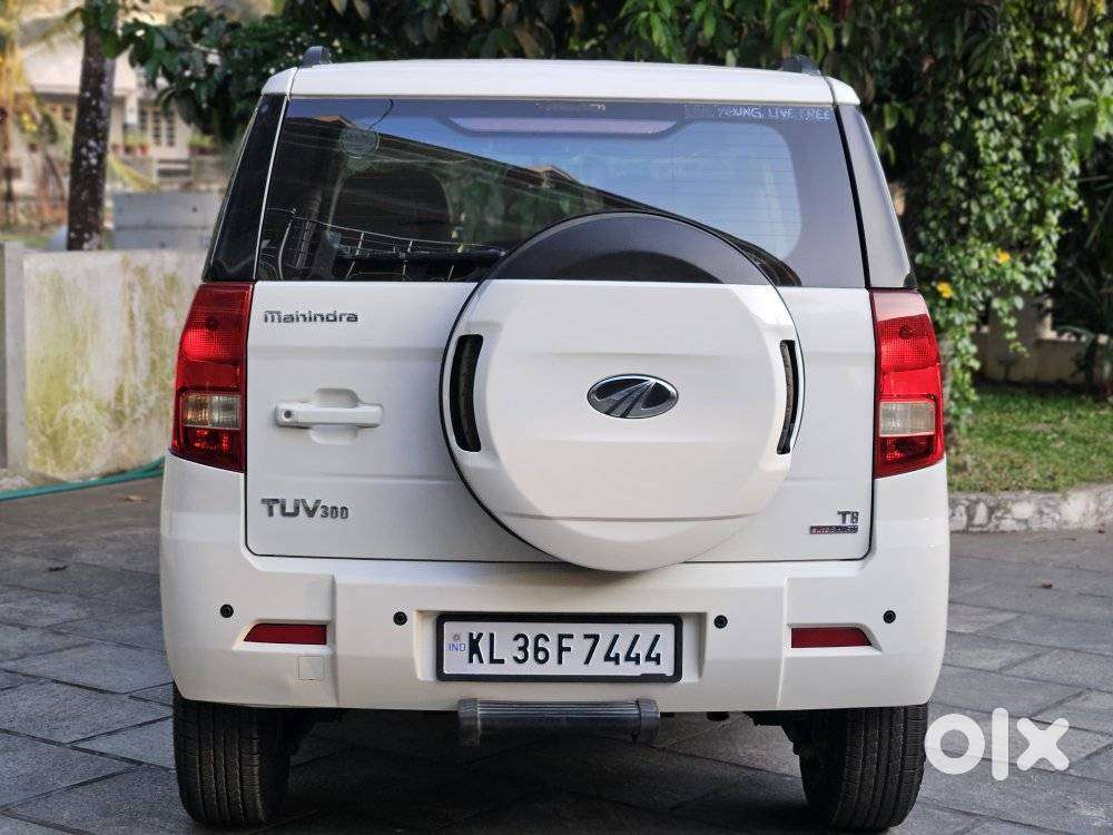 Mahindra Tuv 300 T8 Amt, 2017, Diesel