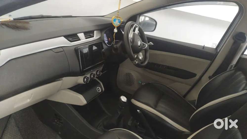Renault Triber Rxz 2021 Dual Tone