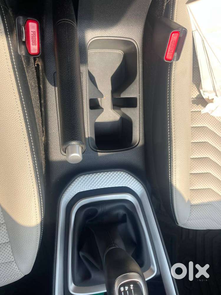 Kia Sonet 2023 Petrol Well Maintained