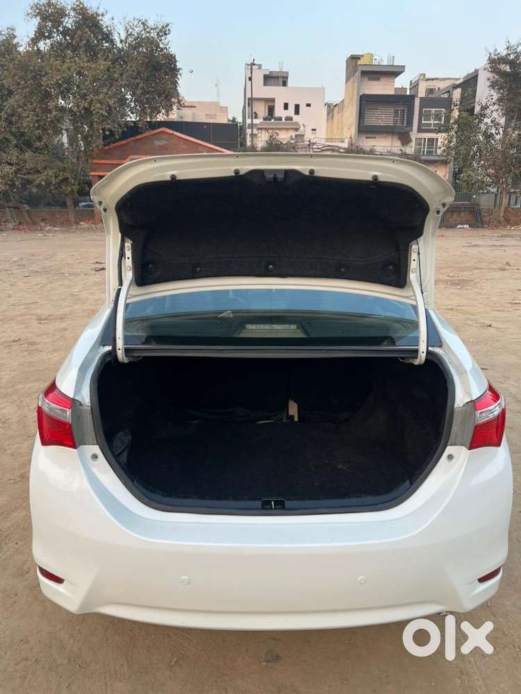 Toyota Corolla Altis 2015 Petrol G Automatic  Well Maintained