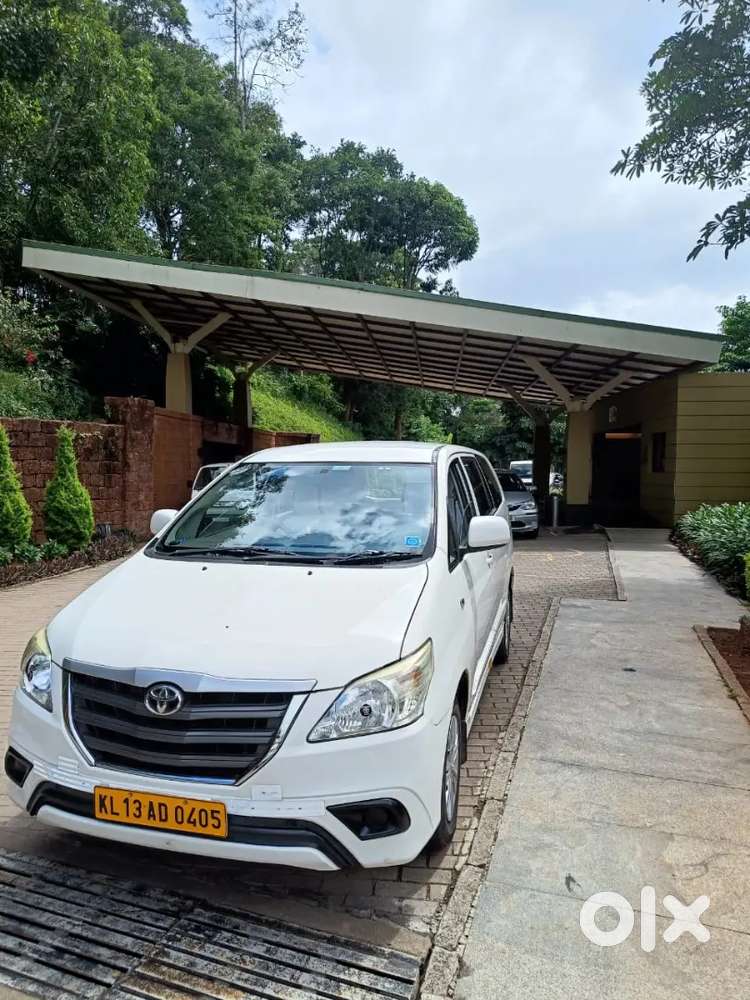Toyota Innova 2014 Diesel Well Maintained Company Service